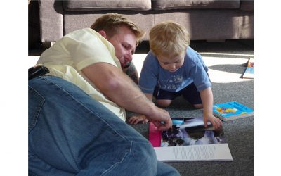 "Hay que acostar a los niños leyendo un libro y no mirando televisión"
